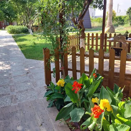 Miss Mandarin Bungalow Evleri Bed & Breakfast *